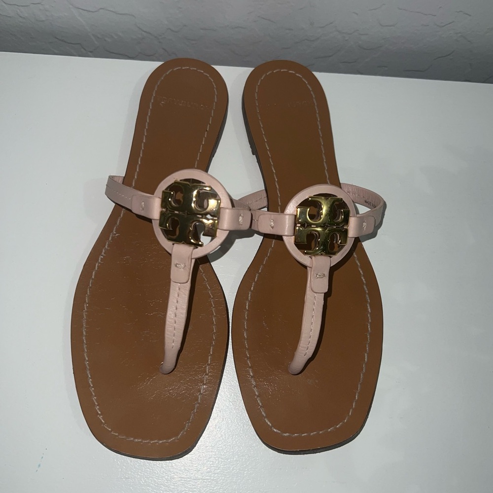 Tory Birch Mini Miller Thong Squared Toe Leather Sandals Seashell / Gold size 8